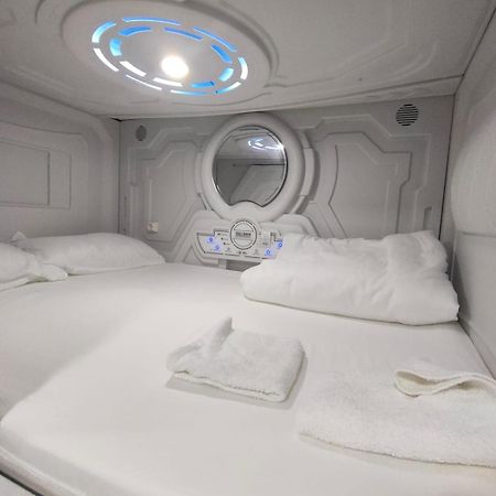 Just Hostel Capsules Alicante Eksteriør billede