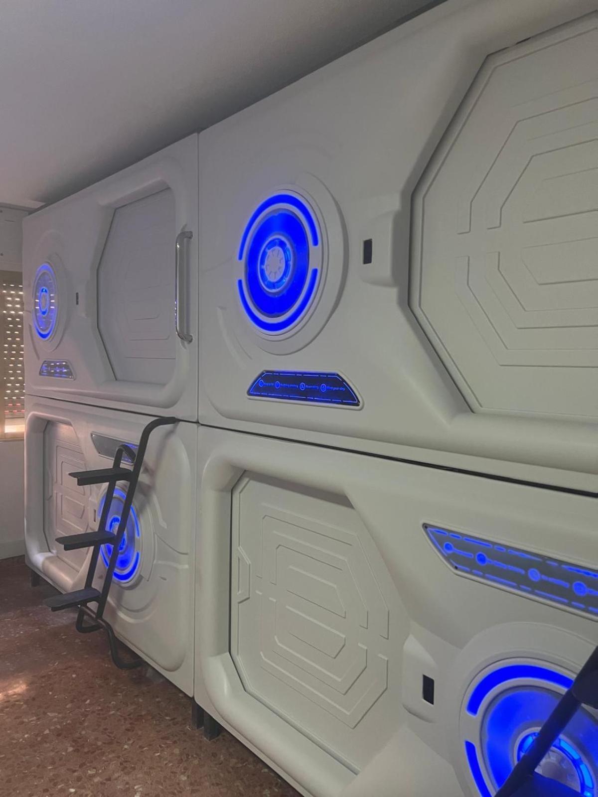 Just Hostel Capsules Alicante Eksteriør billede