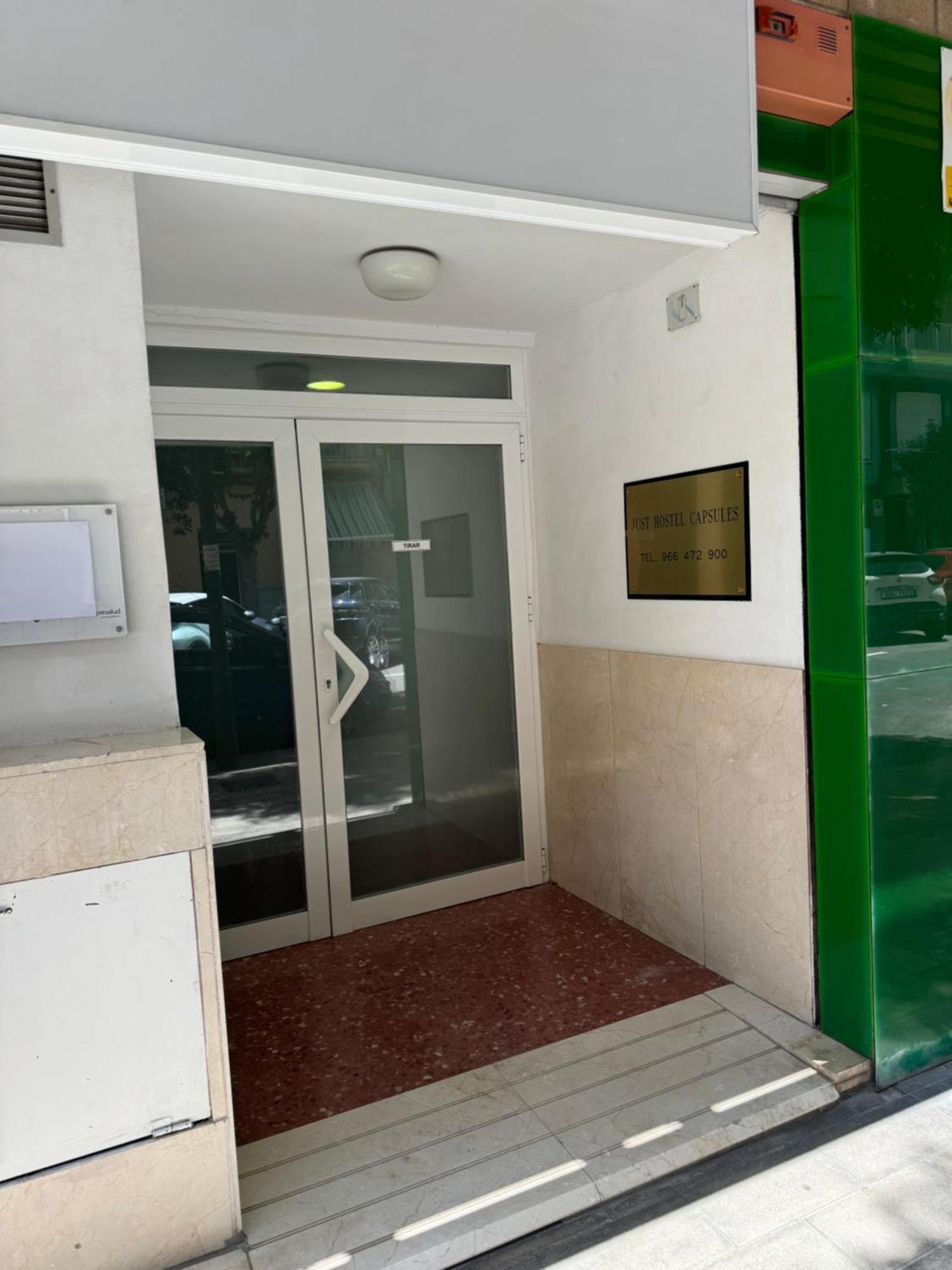 Just Hostel Capsules Alicante Eksteriør billede